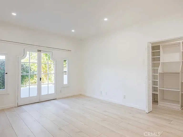 710 Adelaide Pl — Photo 16
