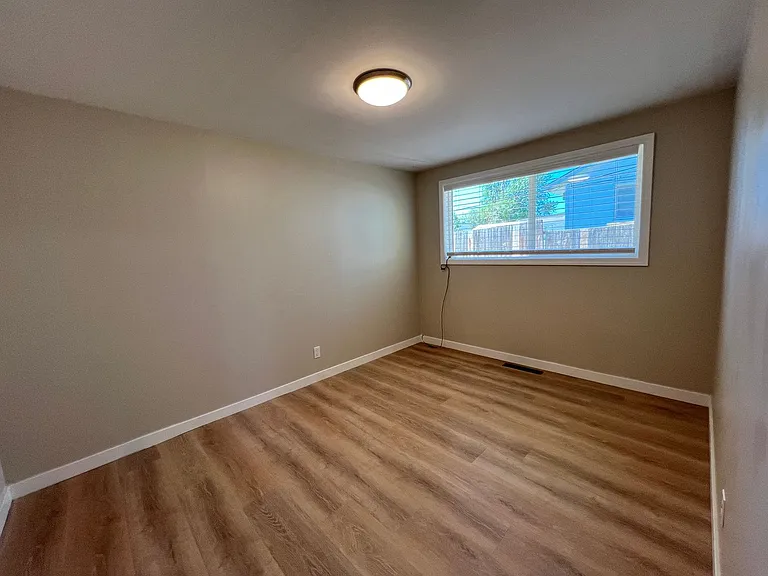 324 N Central Dr — Photo 23