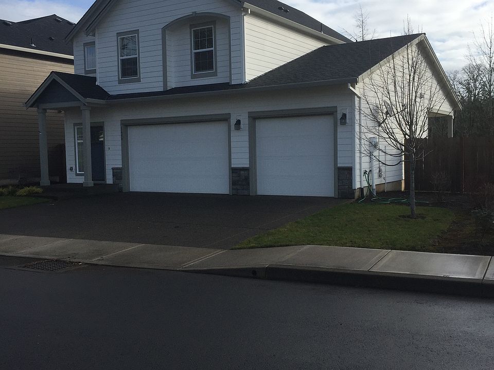 1st image of 1640 NE Gardiner Dr