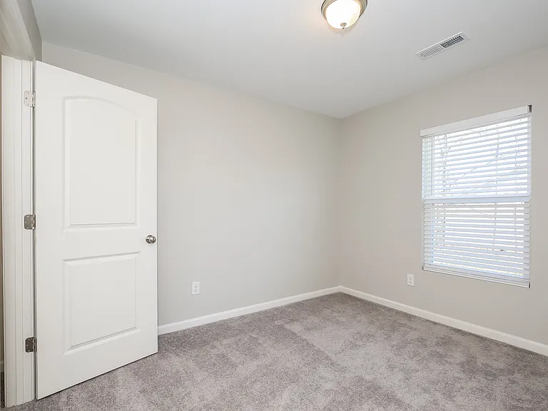 2407 Heritage View Ln — Photo 12