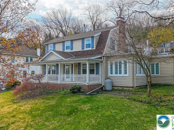 1823 Howard Ave, Pottsville, PA 17901