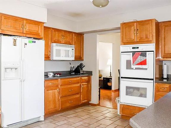 4th image of 18680 W Heather Ct