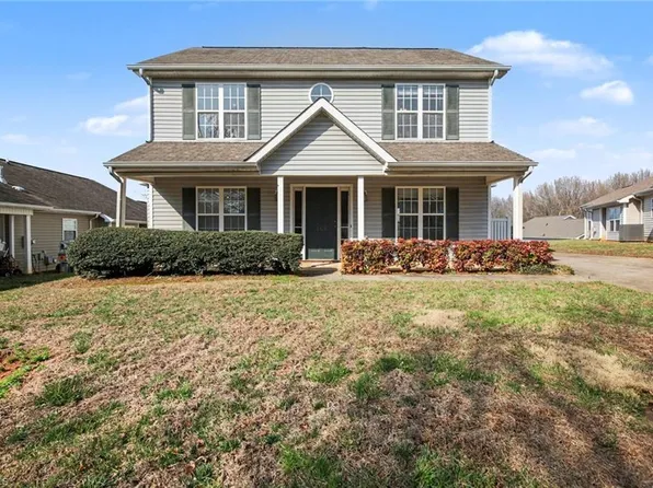 165 Cameron Way Cir, Winston Salem, NC 27103