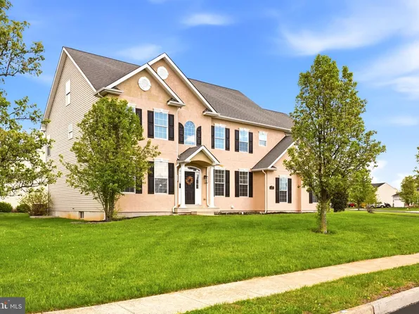 100 Lilac Ln, Gilbertsville, PA 19525