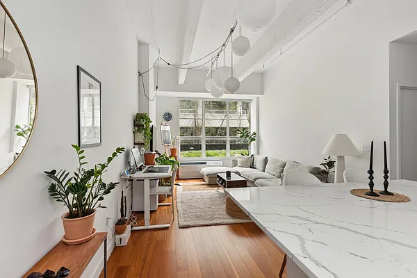 Rented by SERHANT. | media 9