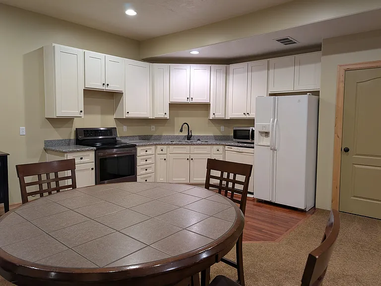1435 E Canberra Dr — Photo 20