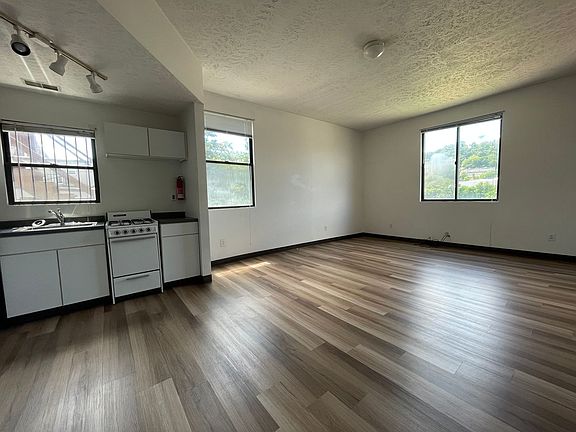 3rd image of 114 Morewood Ave #2
