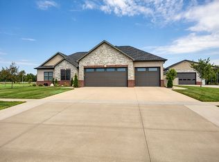 13190 Augusta National Dr, Effingham, IL 62401