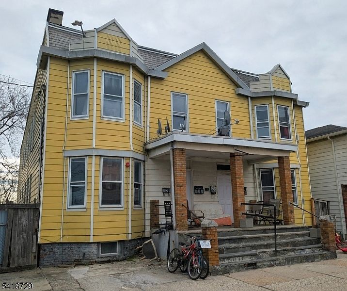 1st image of 326 Elm St