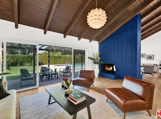 5923 Rudnick Ave, Woodland Hills, CA 91367