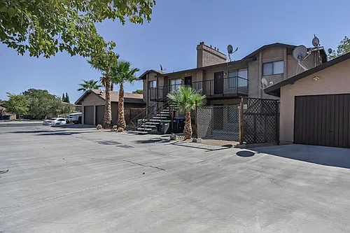 1021 W Perdew Ave Photo 1