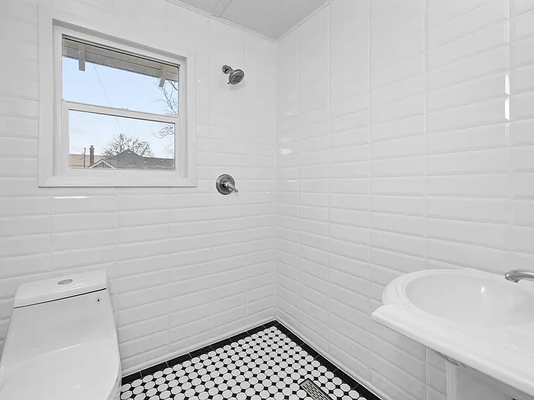 2618 N Ash St — Photo 10