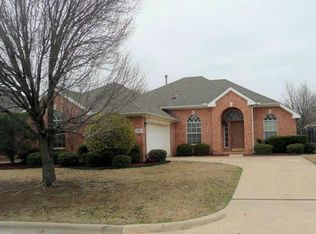 304 Village Trl, Trophy Club, TX 76262