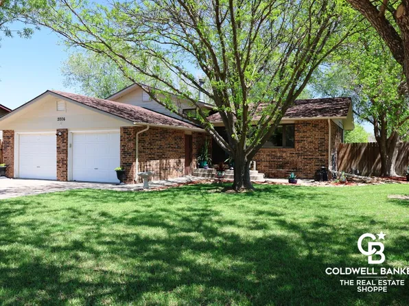 2006 N Apache Dr, Garden City, KS 67846