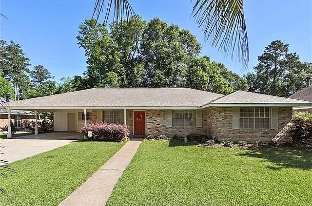 1st image of 204 Wildwood Dr