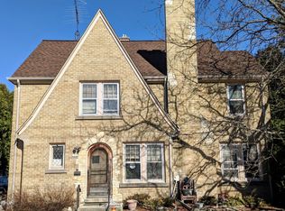 1317 S 9th St, Manitowoc, WI 54220