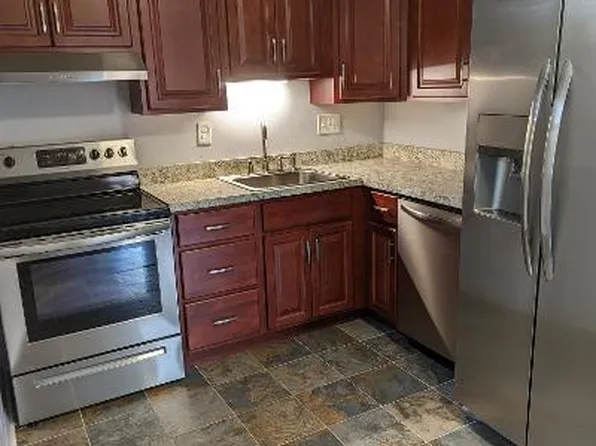 39 Shraders Ln, Irwin, PA 15642