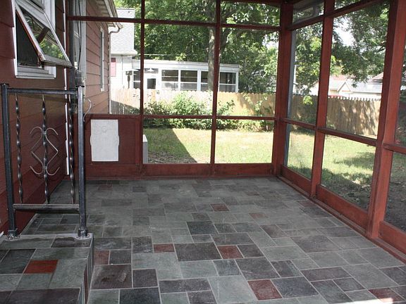 5th image of 2606 Onalaska Ave