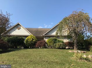 107 Longfield Dr, Douglassville, PA 19518