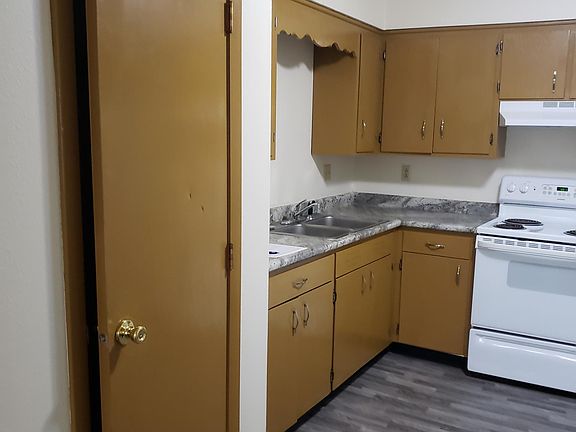 3rd image of 1012 10th St NE #18