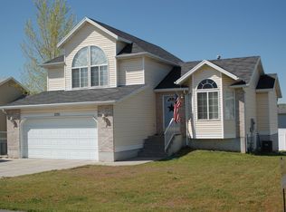 1151 N Daniel Dr, Kaysville, UT 84037