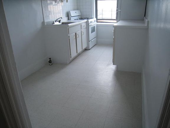 4th image of 4067 61st St APT 3B