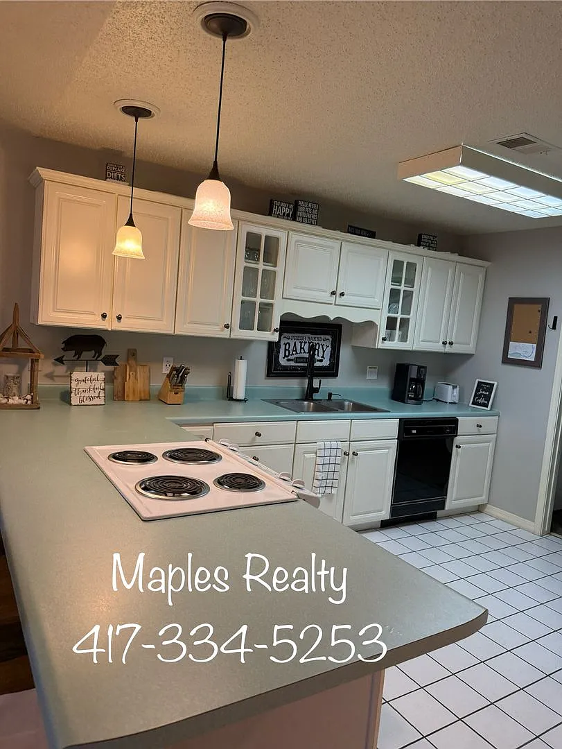 Stunning 2 Bedroom, 2 Bathroom Condo At Pointe Royale — Photo 3