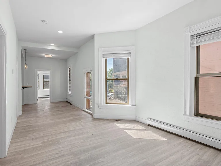 1256 N Corona St #4 — Photo 4