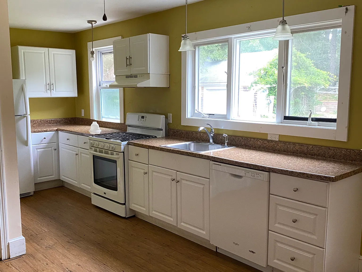 3 bed, $2,900 — Photo 3