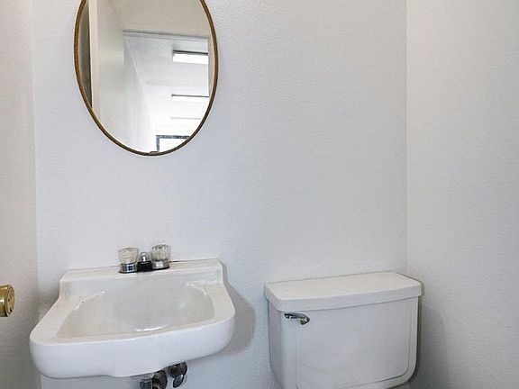 5th image of 925 Wall St Suite 3