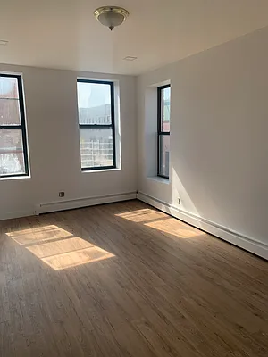 Rented by REMAX Elite | media 1