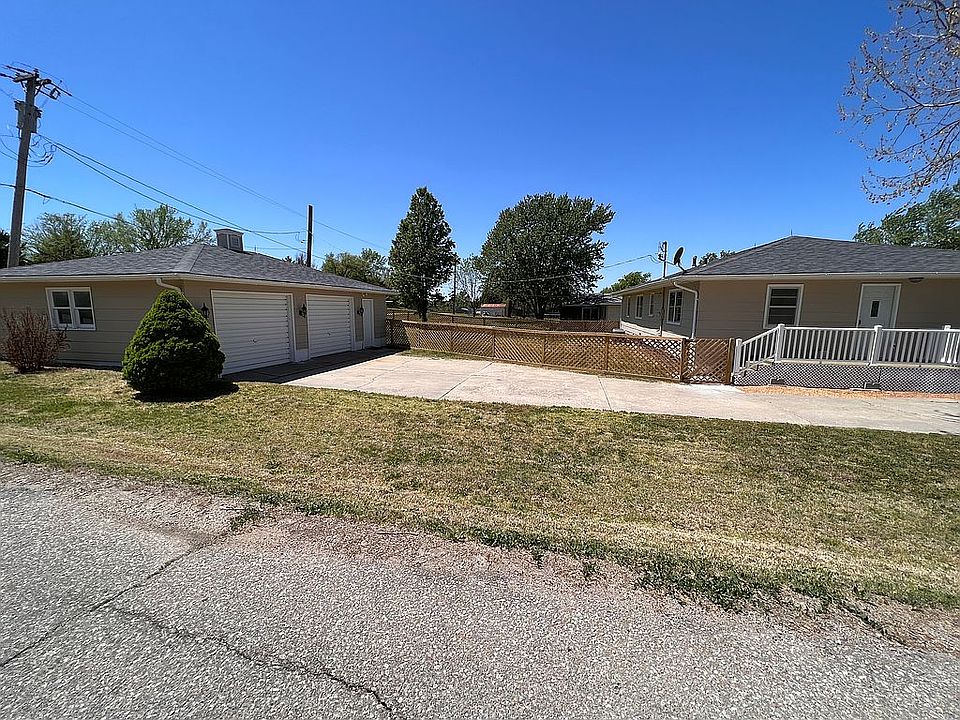 319 E Franklynn St, Herington, KS 67449 Zillow