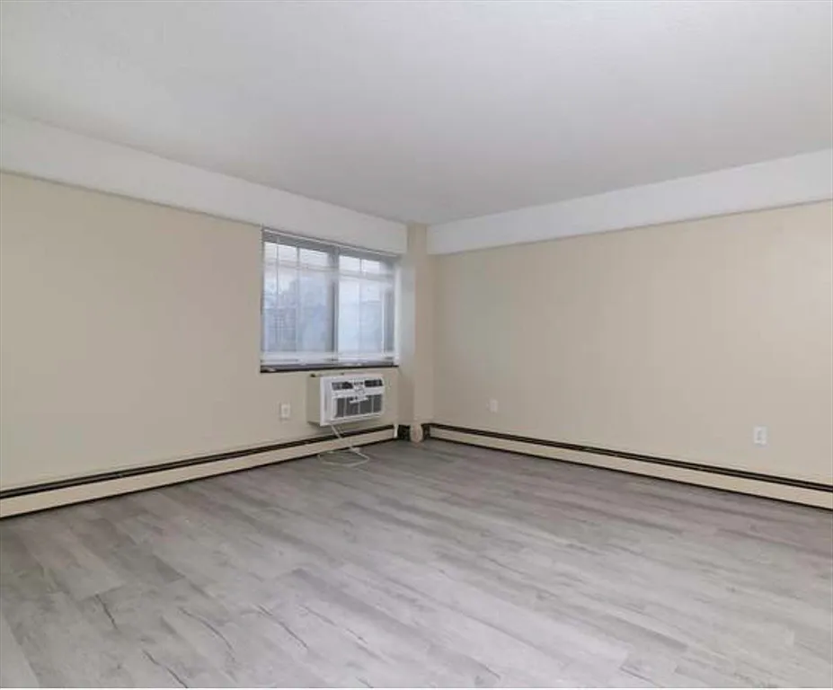 Building Photo - 1025 Hancock St #2M