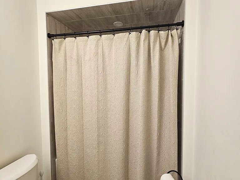 82 Acacia Rd — Photo 29