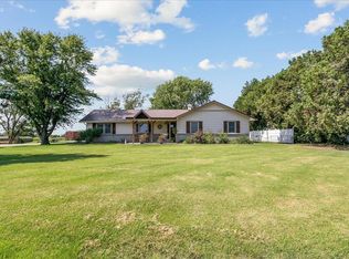 221 S Drury Rd, Wellington, KS 67152