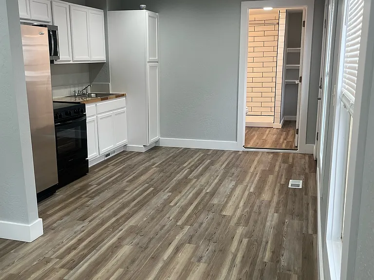1008 McCarty Ave — Photo 8