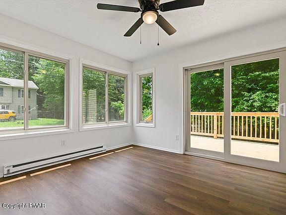 2nd image of 224 Greenbriar Cir
