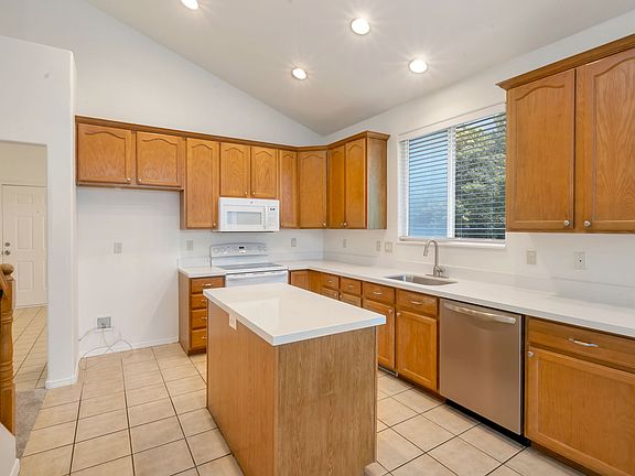 5th image of 14048 Candy Pull Dr