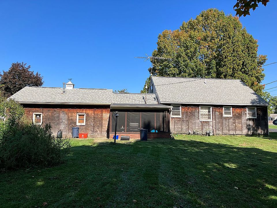 2nd image of 873 E Chicago Rd