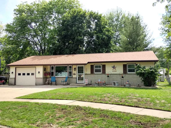 2321 Devon Ct, Loves Park, IL 61111