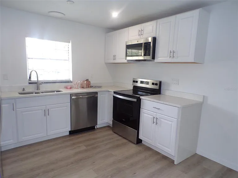 421 Orchid Dr — Photo 9