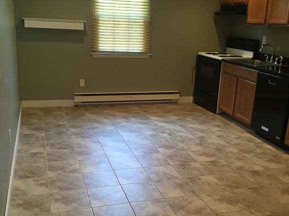 5th image of 580 Bloomfield Ave #15A