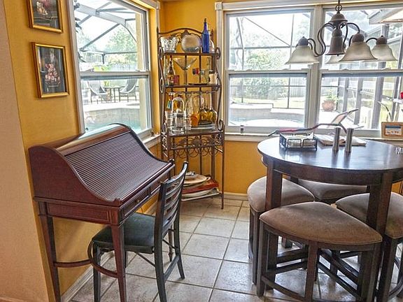 4th image of 2411 Country Trails Dr