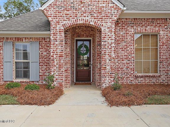 3rd image of 743 Glenwild Dr