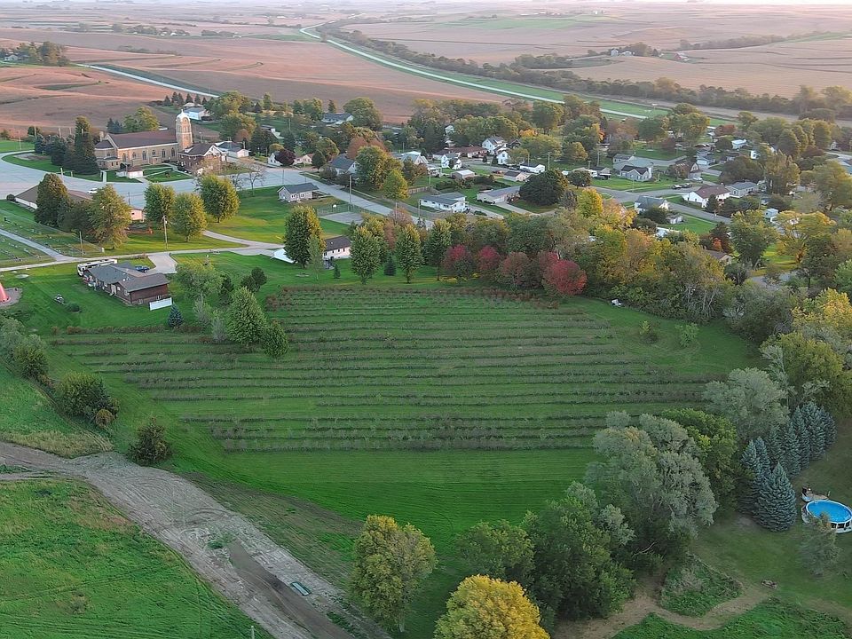 2nd image of 406 3rd Ave