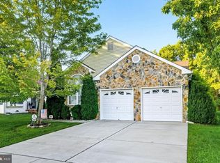 624 Riviera Dr, Williamstown, NJ 08094
