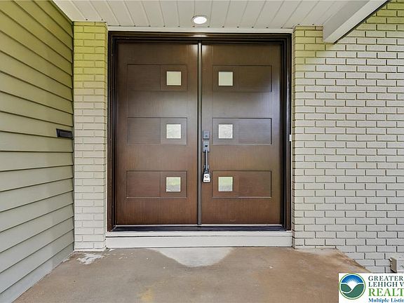 4th image of 1800 Eastman Ave