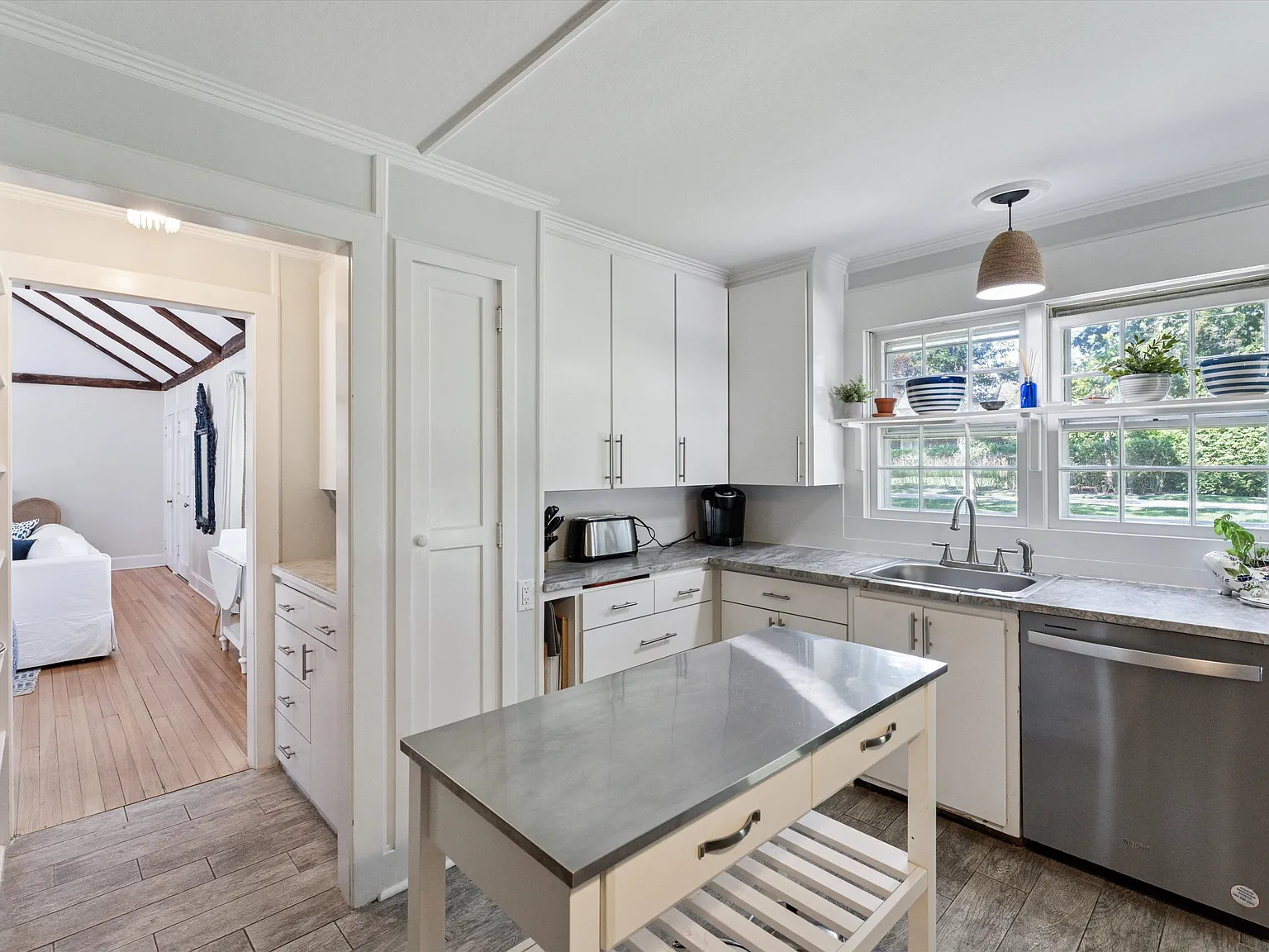 Chic Quiogue Beach Cottage — Photo 4