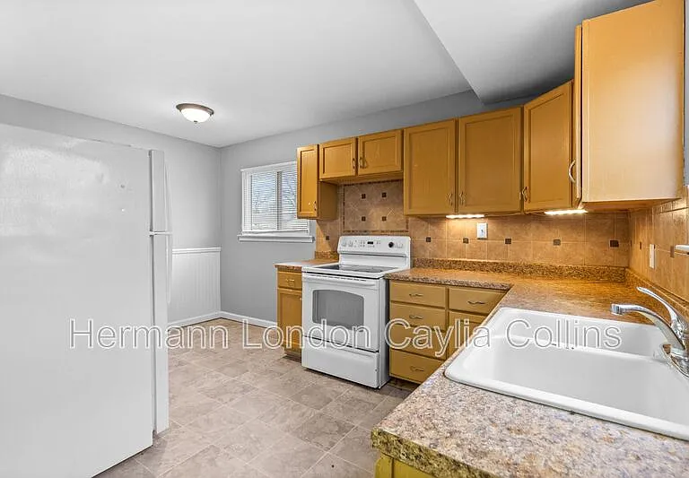 2265 Grants Pkwy — Photo 8