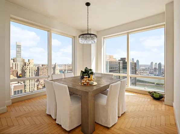 845 United Nations Plaza image 2 of 9